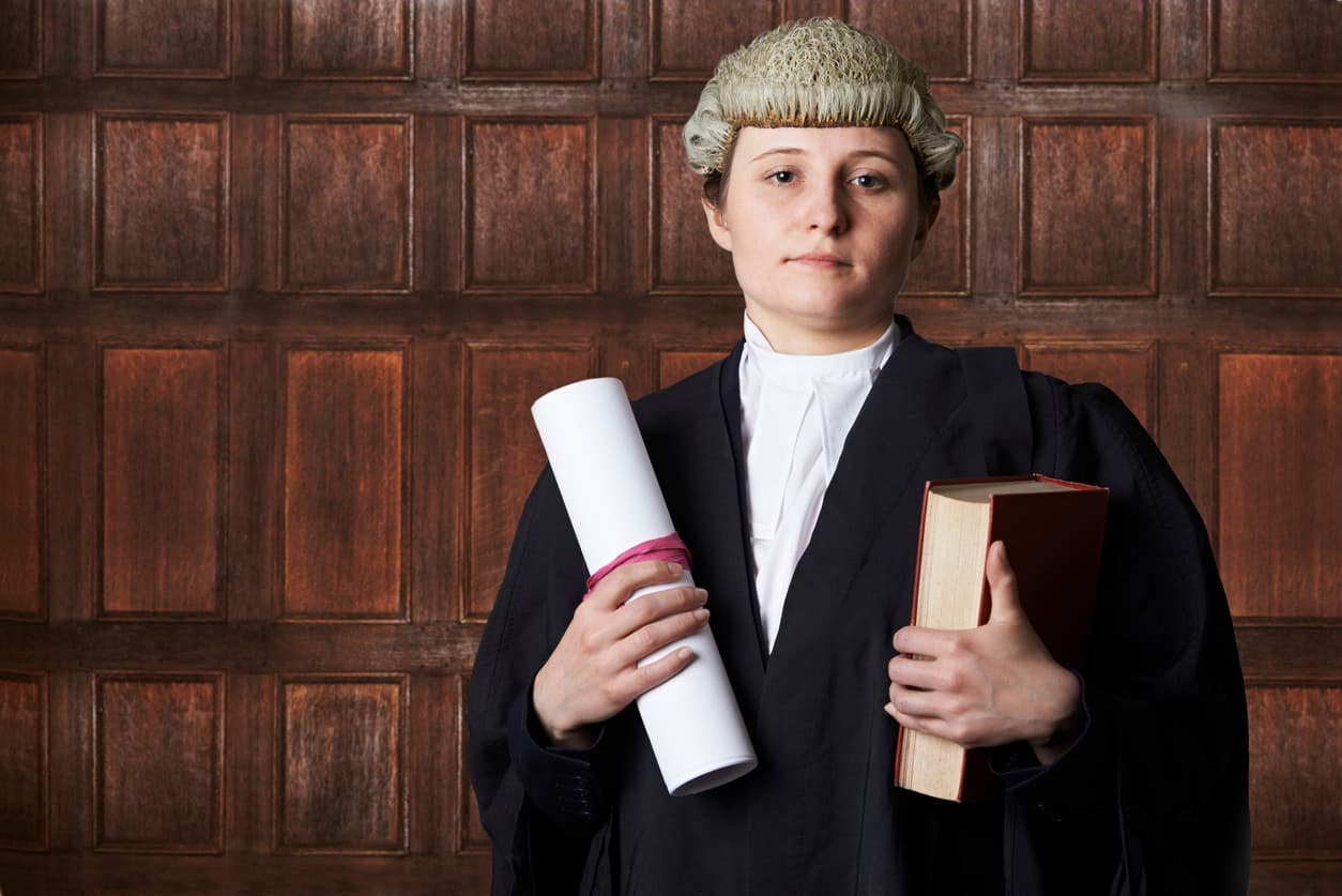 Legal Careers: Solicitors vs. Barristers