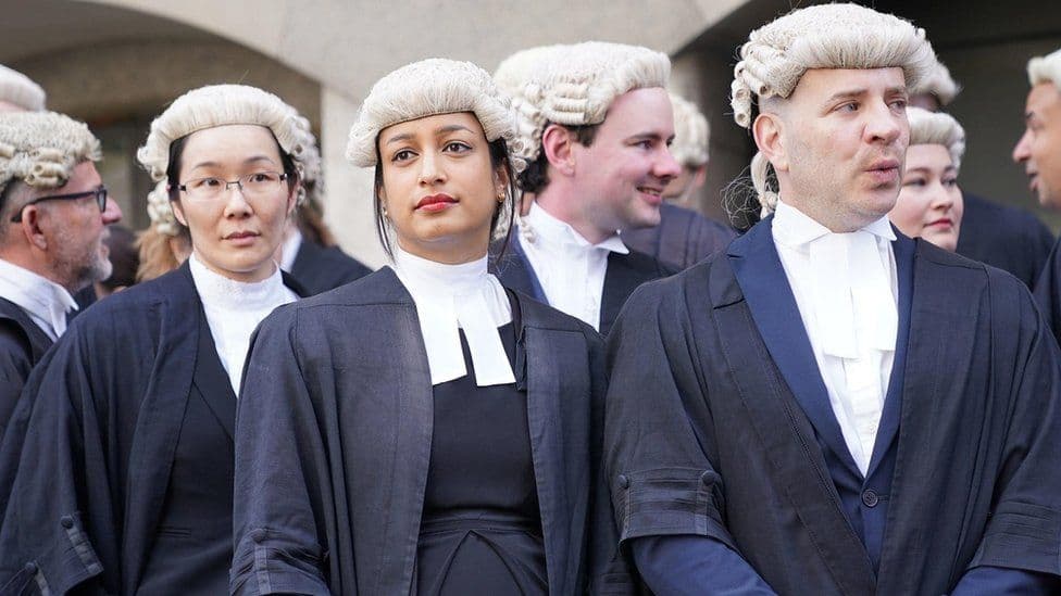 The Tradition of Wigs in British Courts: Insight