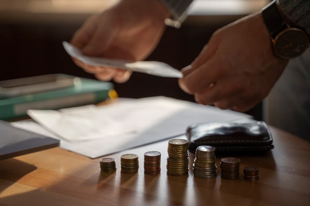 Comprehensive Guide on Paralegal Salary in the UK